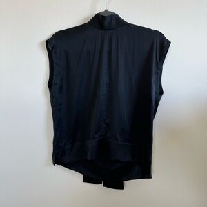 Everlane silk sleeveless mock neck blouse